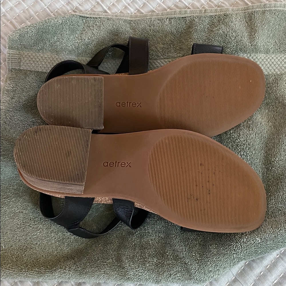 Aetrex Black Leather Low Block Heel Sandals - Picture 8 of 8